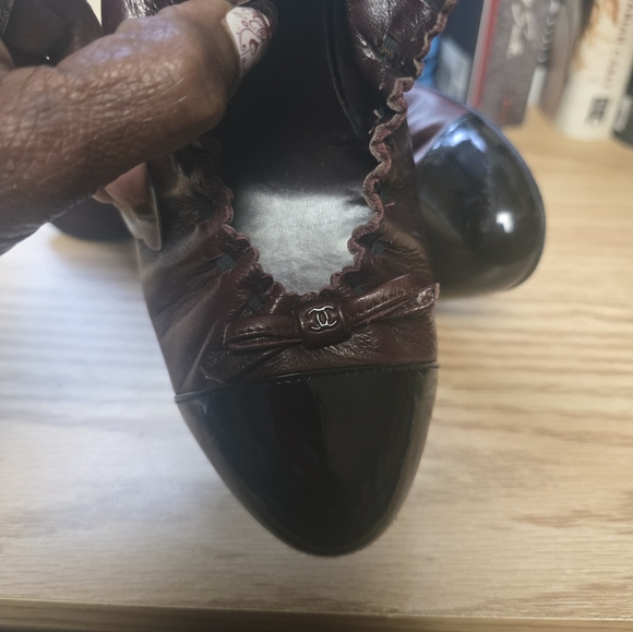 CHANEL Black and Brown Heels with Elegant Design - Picture 8 of 14